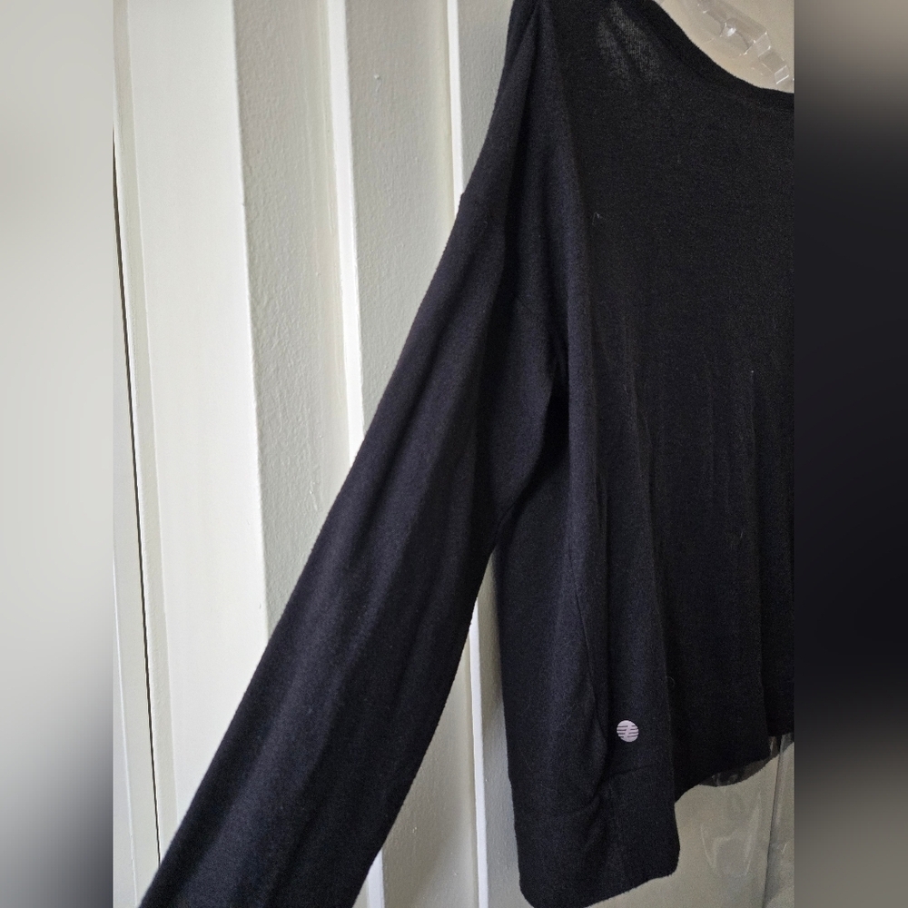 3/$20 Zella Women's Black Long Sleeve Top - Picture 4 of 4